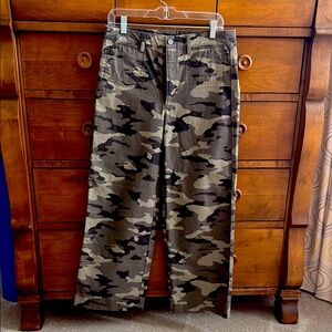 Banana Republic crop camouflage pant